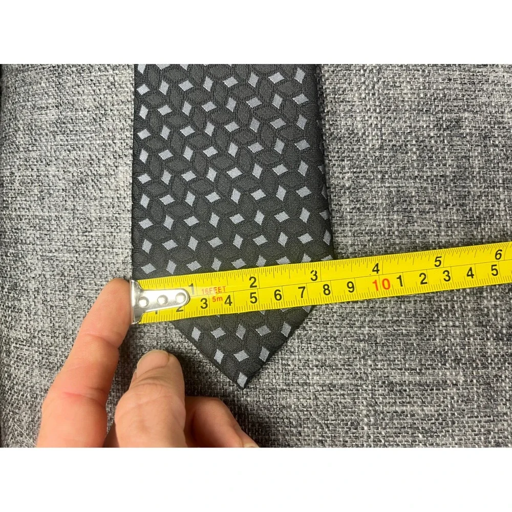 Geoffrey Beene Mens Black Grey Geometric Diamond Pattern Necktie 58in Long